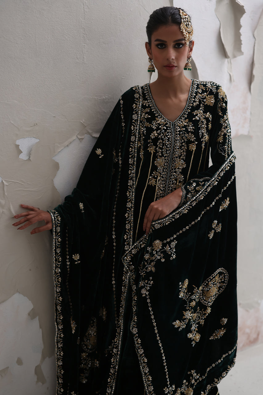 Pakistani Deep Green Zardozi Velvet Kalidaar (3-Piece) - Image 3
