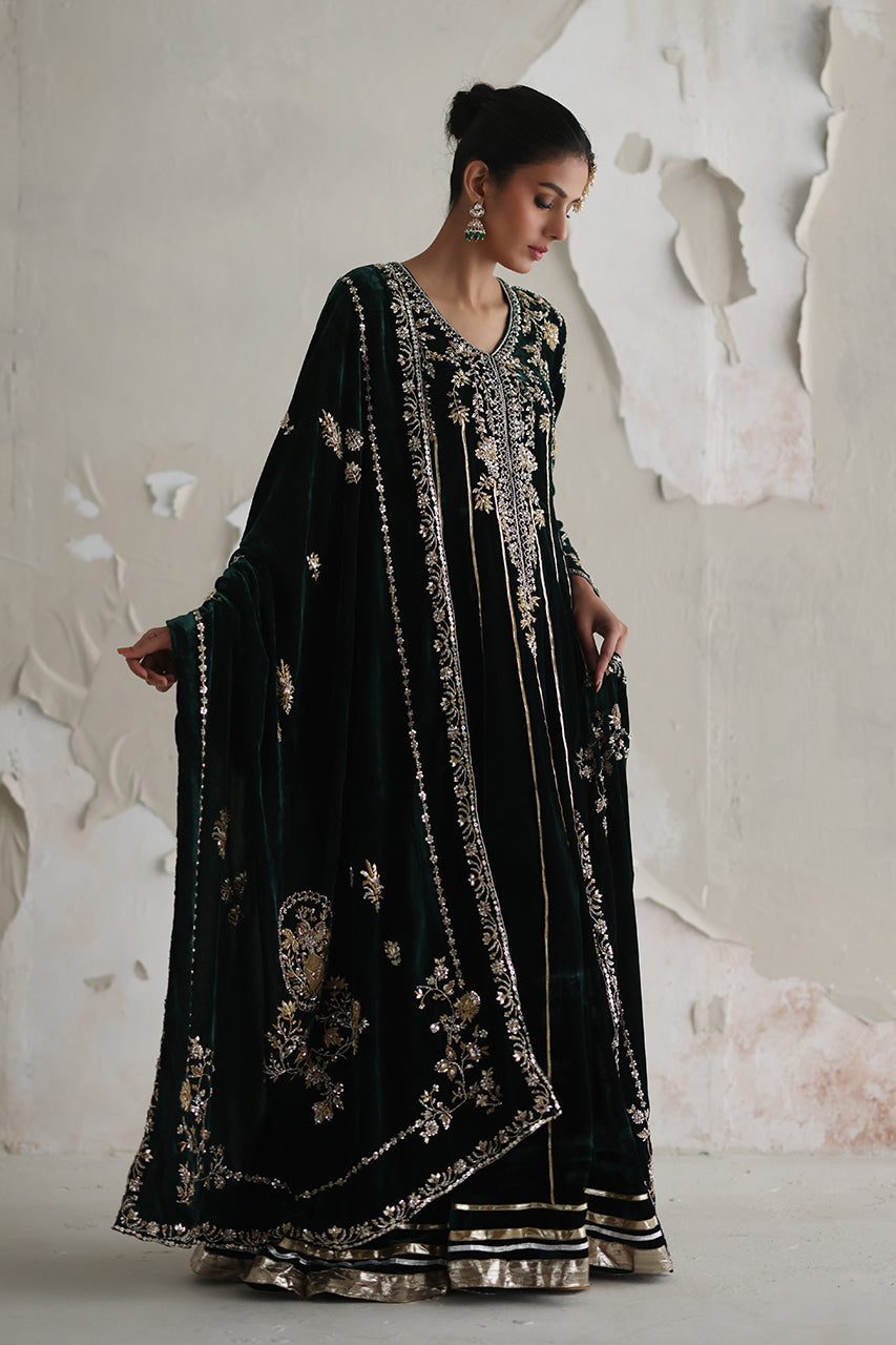 Pakistani Deep Green Zardozi Velvet Kalidaar (3-Piece) - Image 5