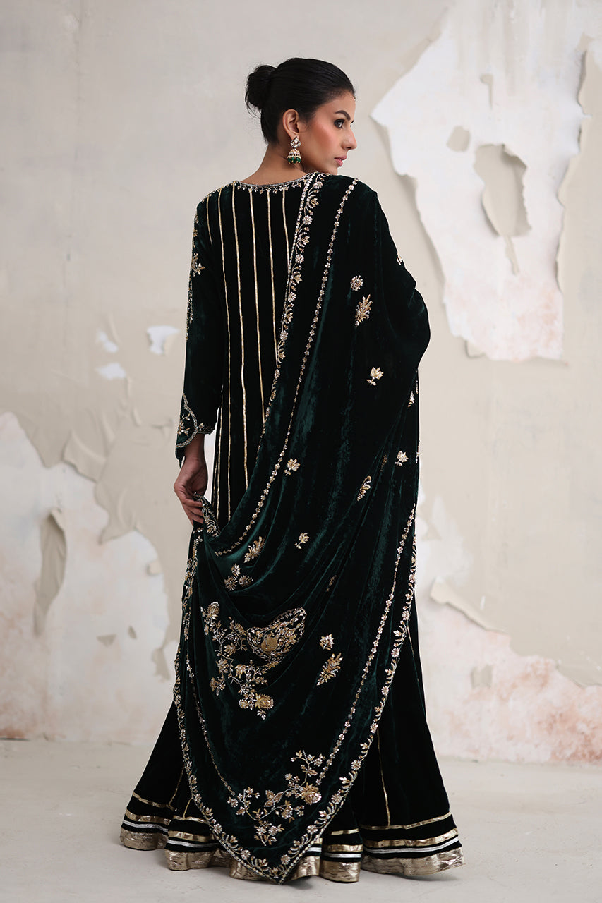 Pakistani Deep Green Zardozi Velvet Kalidaar (3-Piece) - Image 7