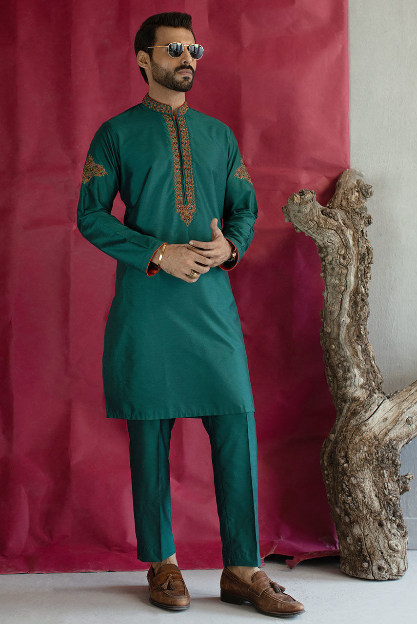 Emerald Green Hand Embroidered Cotton Silk Kurta Pajama (2-Piece) - Image 3