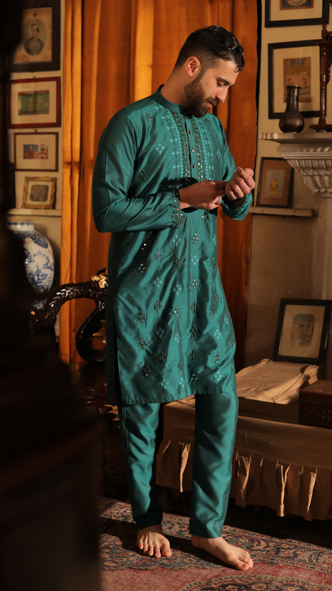 Emerald Green Mirror Work Silk-Blend Kurta Pajama (2-Piece) - Image 1