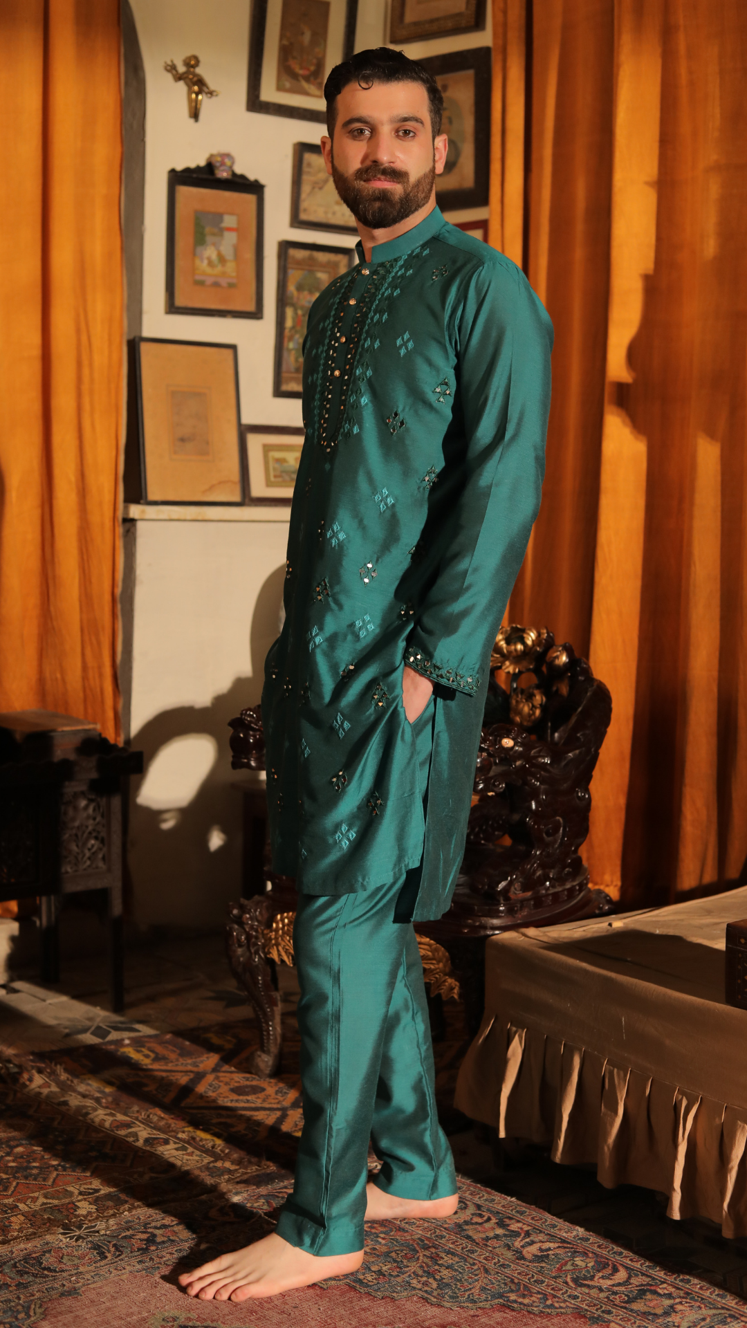Emerald Green Mirror Work Silk-Blend Kurta Pajama (2-Piece) - Image 2