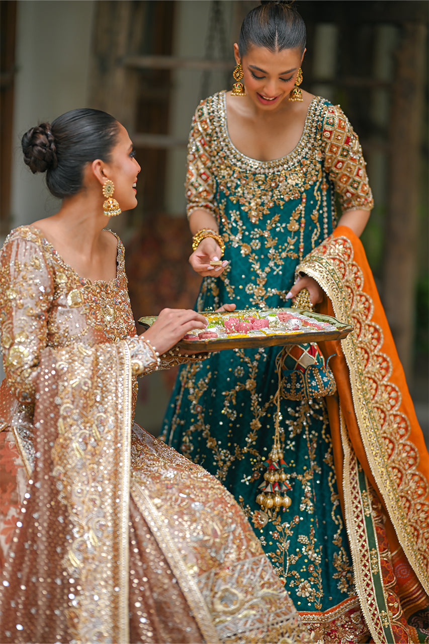 Pakistani Emerald Green Zardozi Cotton Net Peshwas Lehenga (3-Piece) - Image 3