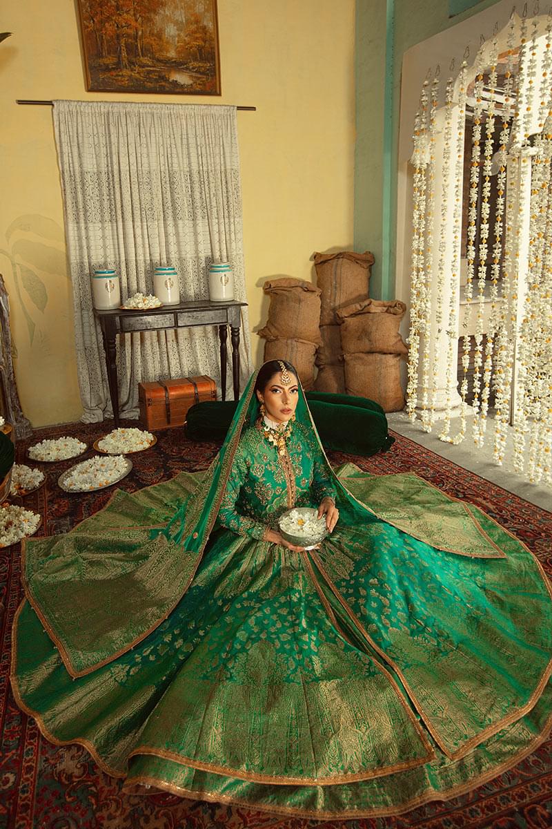 Emerald Green Zardozi Jamawar Lehenga (3-Piece) - Image 3