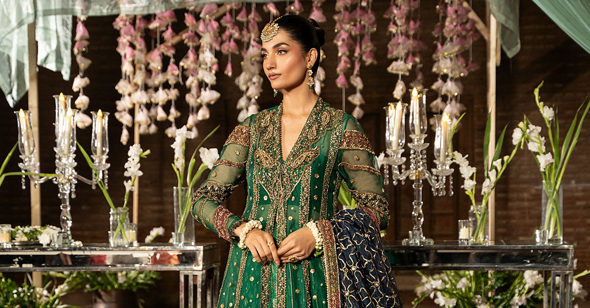 Pakistani Emerald Green Embroidered Organza Frock with Kamkhwab Lehenga (3-Piece) - Image 7