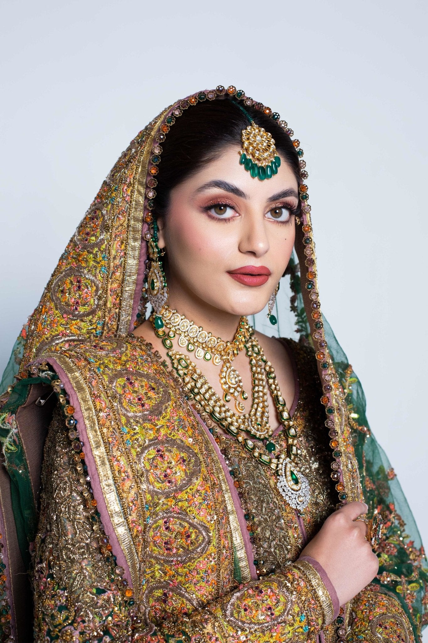 Pakistani Deep Green Embroidered Net Lehnga Choli (3-Piece) - Image 7