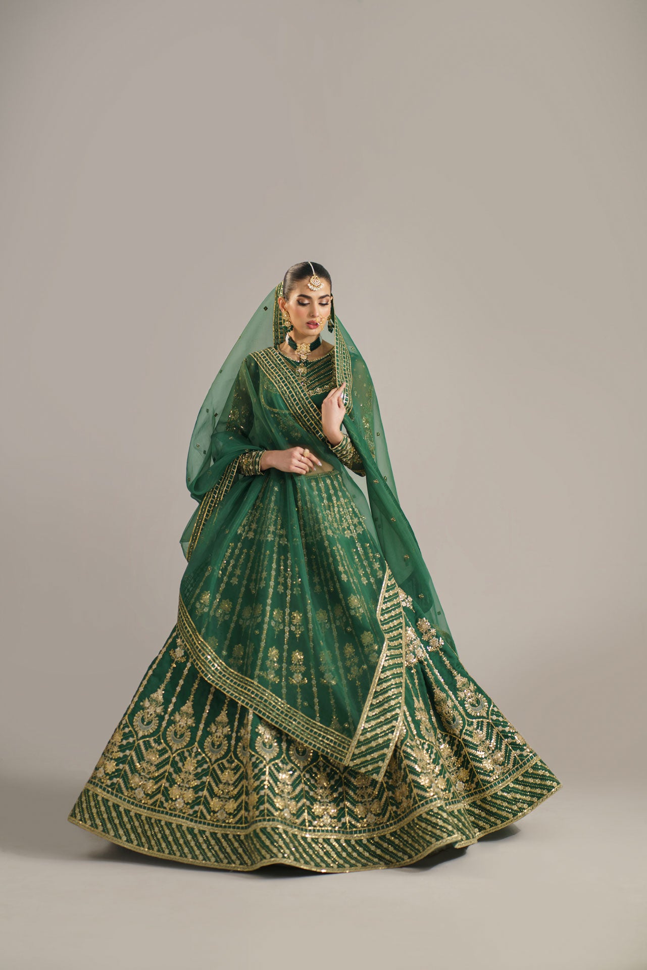 Emerald Green Embroidered Organza Lehenga (3-Piece) - Image 4
