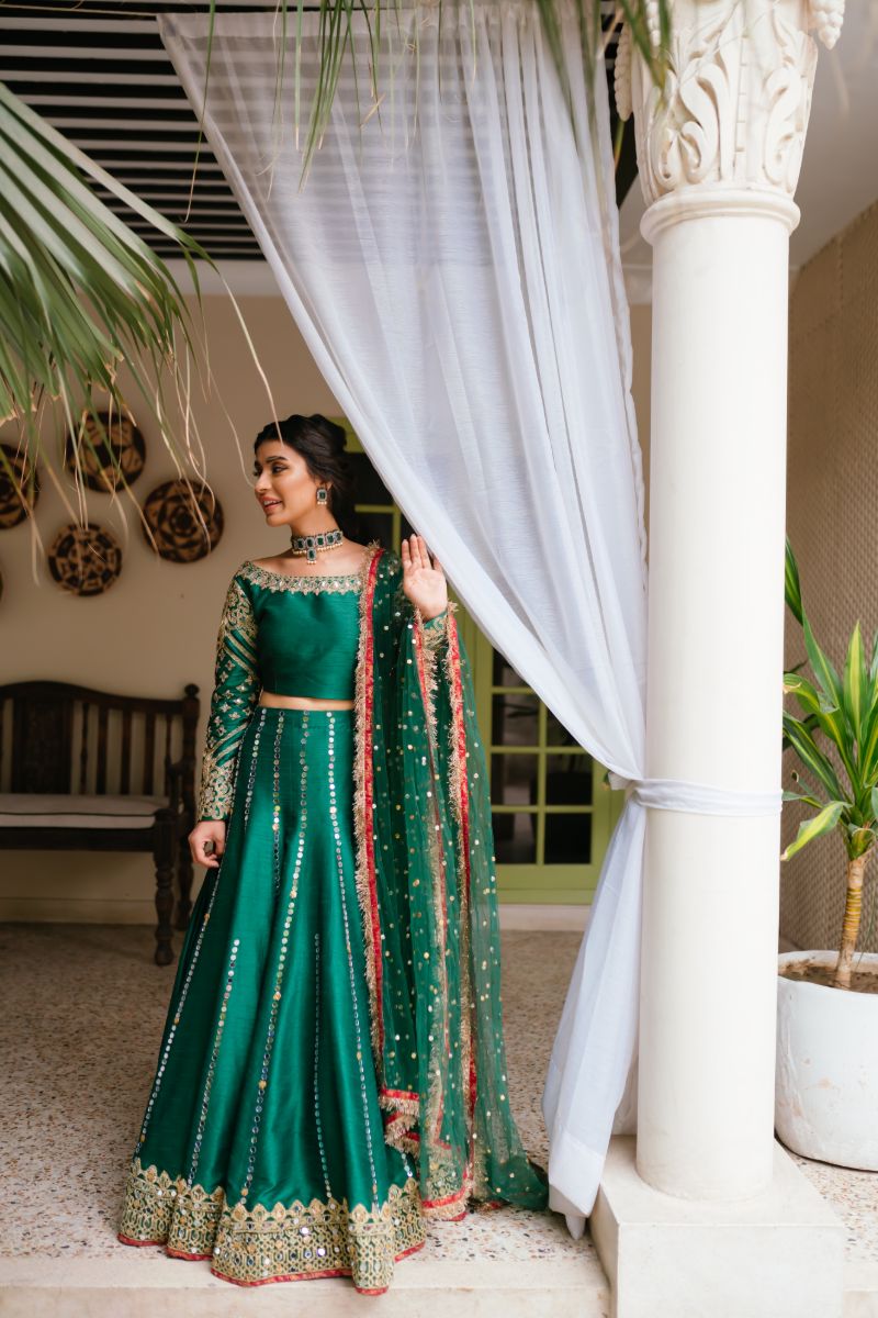 Pakistani Emerald Green Embroidered Raw Silk Lehenga Choli (3-Piece) - Image 4