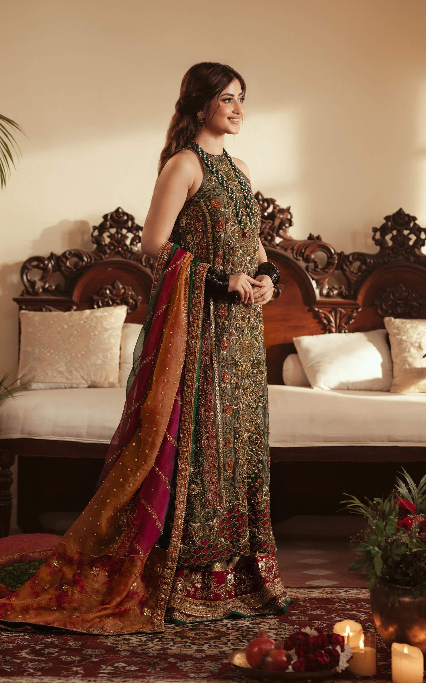Pakistani Deep Green Handworked Silk Jamawar Lehenga (3-Piece) - Image 4