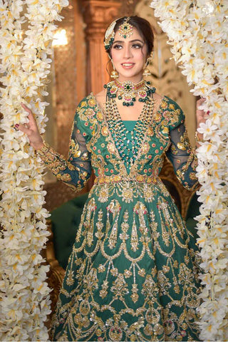 Pakistani Emerald Green Embellished Silk Bridal Lehenga (3-Piece) - Image 3