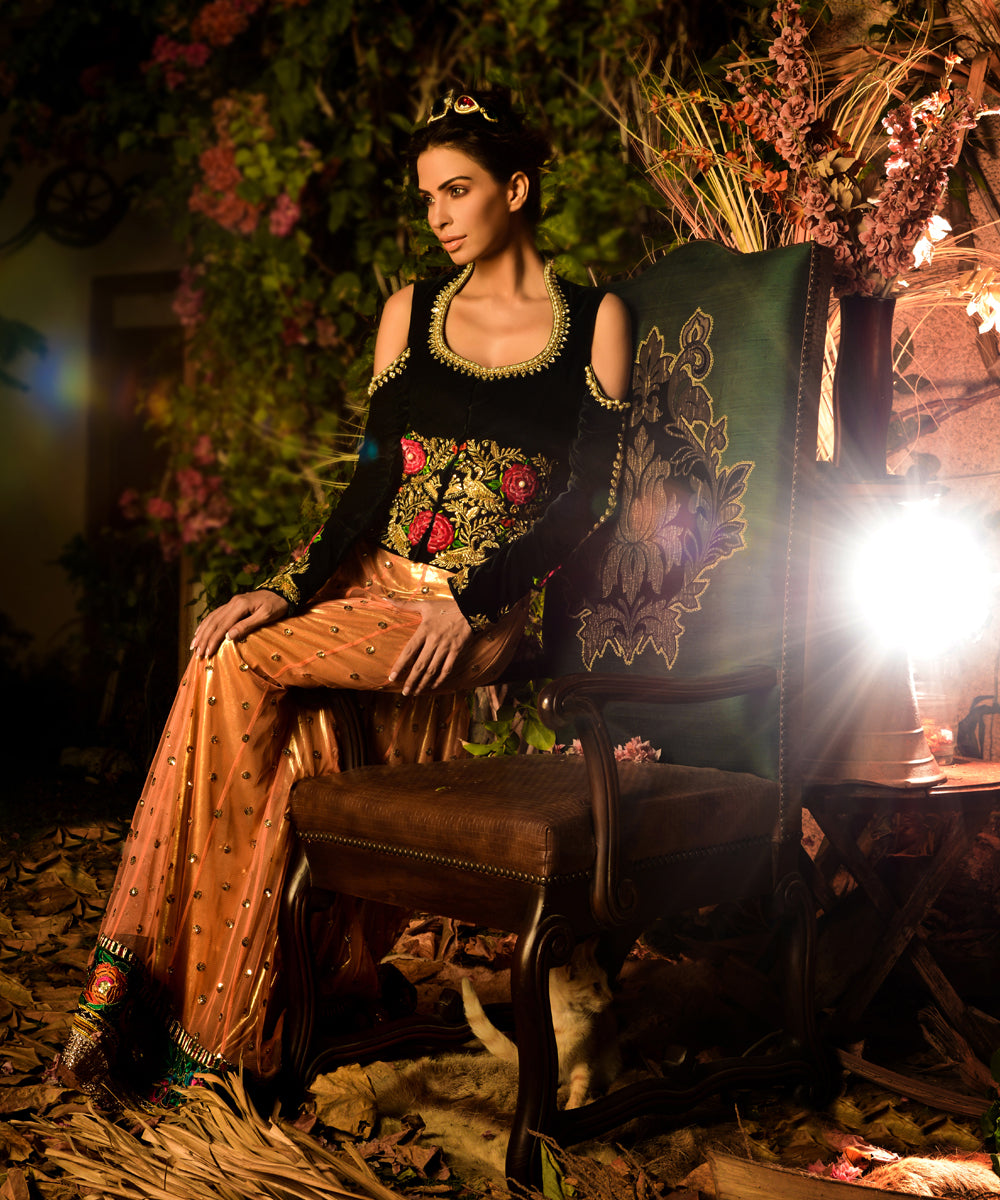 Pakistani Deep Green Embroidered Velvet Lehenga Set (2-Piece) - Image 1