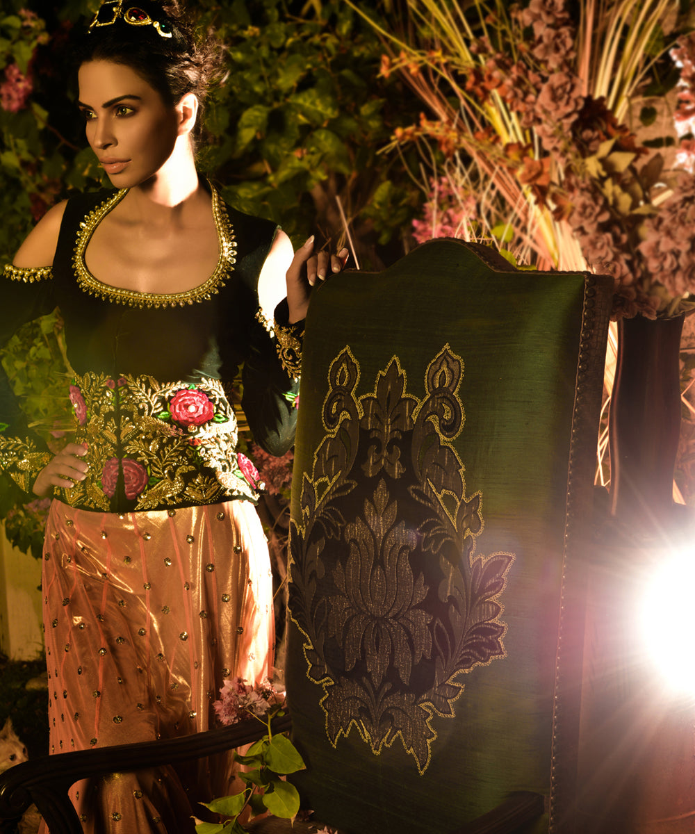 Pakistani Deep Green Embroidered Velvet Lehenga Set (2-Piece) - Image 3