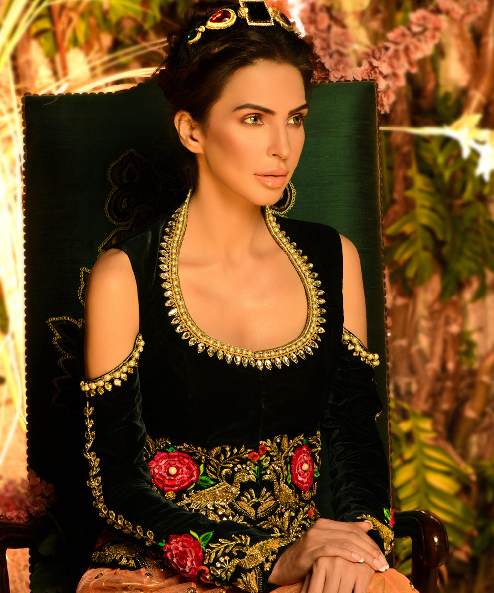 Pakistani Deep Green Embroidered Velvet Lehenga Set (2-Piece) - Image 5