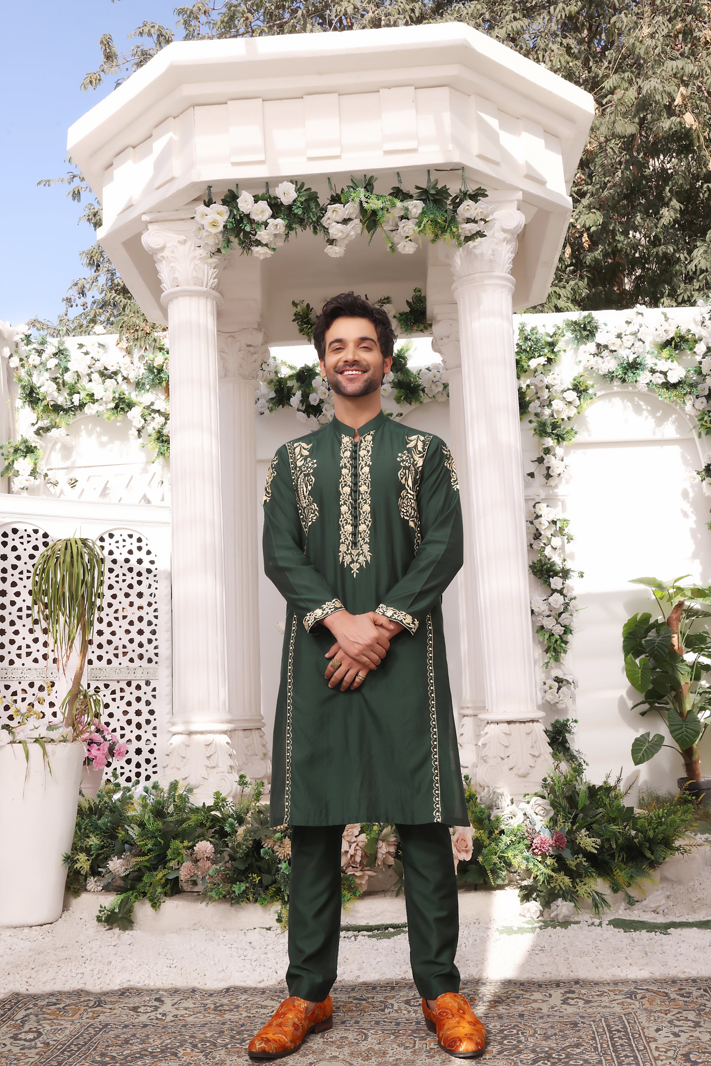 Deep Green Gold Embroidered Cotton Silk Kurta Pajama (2-Piece) - Image 1