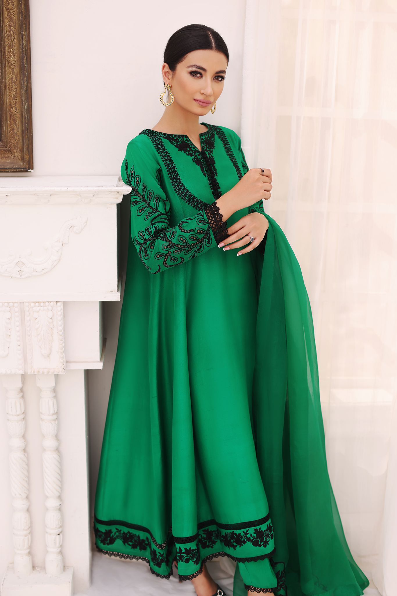 Emerald Green Embroidered Raw Silk Pishwas (3-Piece) - Image 3