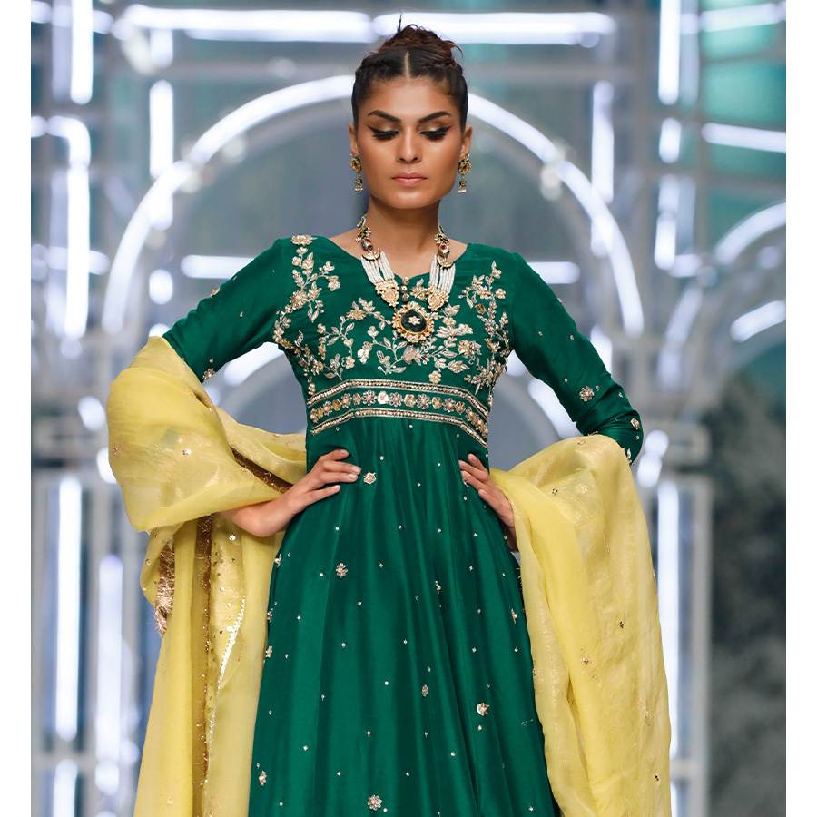 Pakistani Emerald Green Zardozi Tissue Silk Pishwas (2-Piece) - Image 3