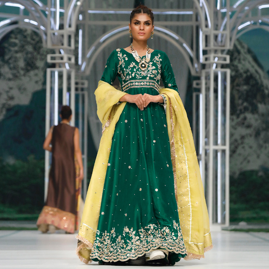 Pakistani Emerald Green Zardozi Tissue Silk Pishwas (2-Piece) - Image 5