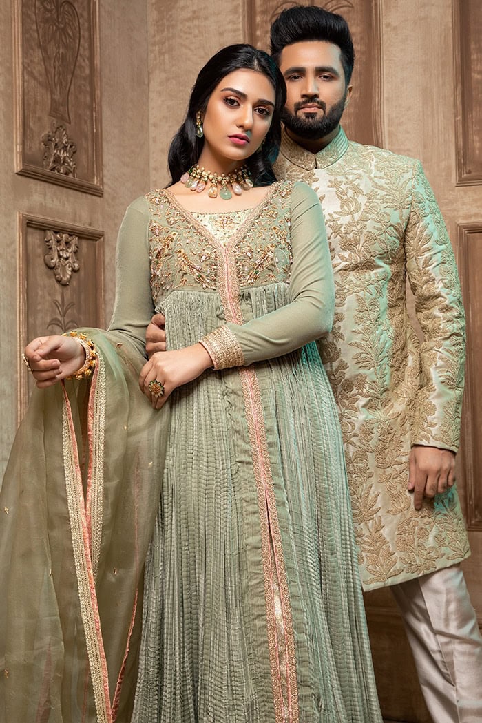 Pakistani Pistachio Green Embellished Velvet Pishwas (3-Piece) - Image 1