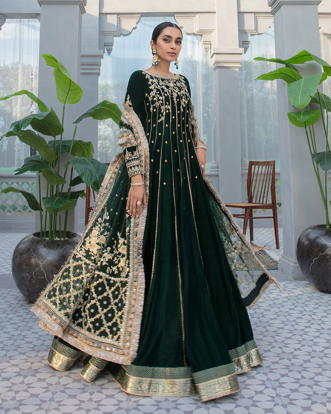Pakistani Emerald Embellished Velvet Pishwas (3-Piece) - Image 3