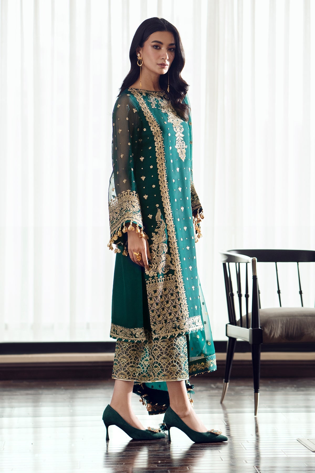 Emerald Green Embroidered Chiffon Salwar Kameez (3-Piece) - Image 2