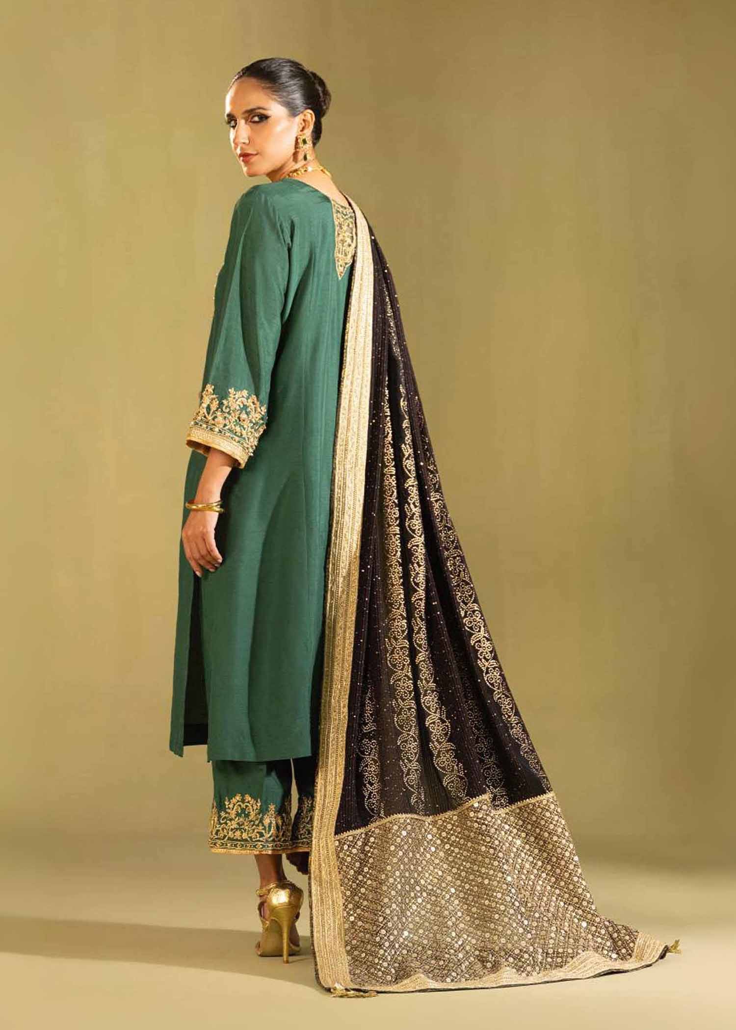 Emerald Green Embroidered Chiffon Salwar Kameez (3-Piece) - Image 1
