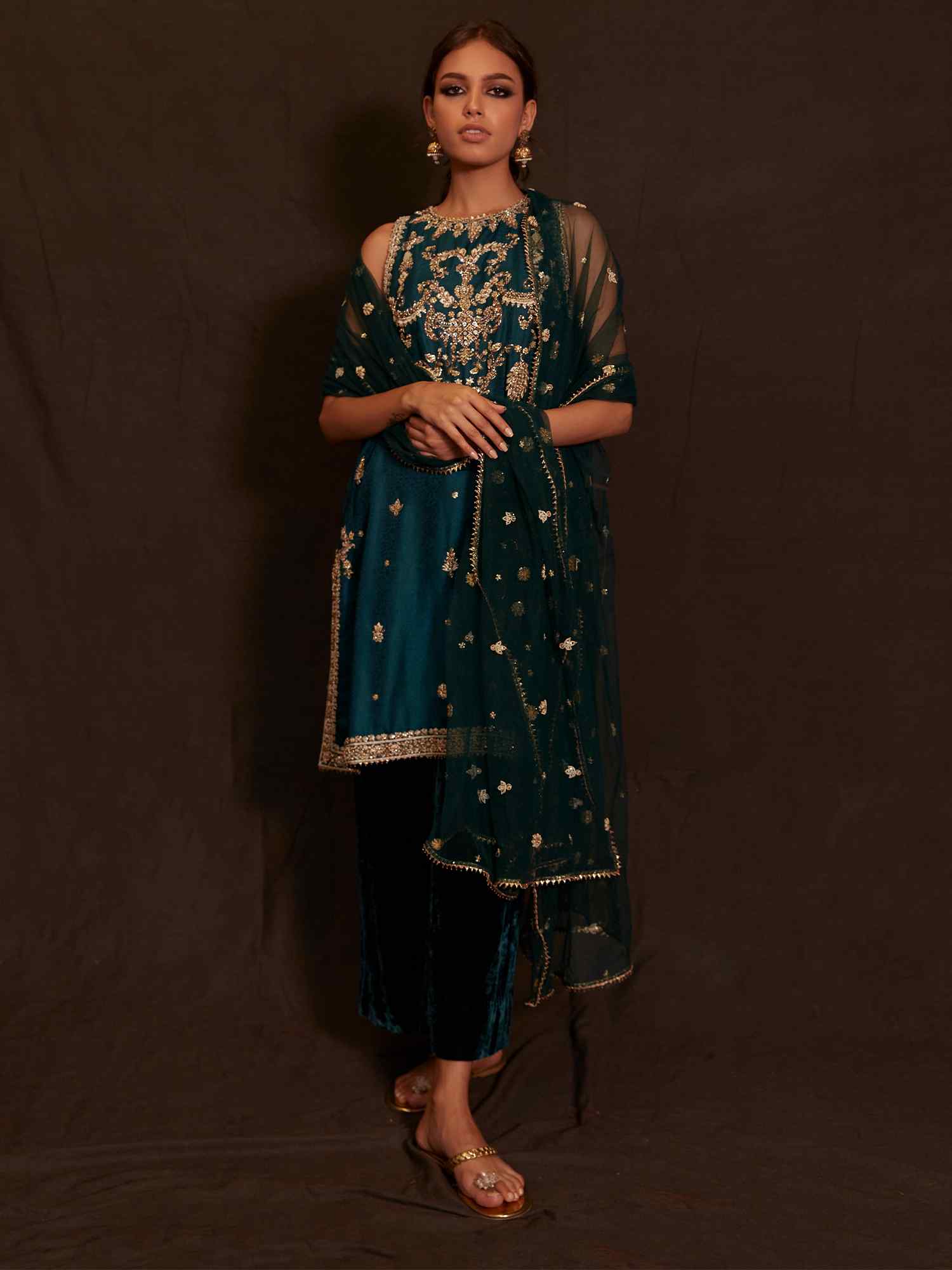 Pakistani Dark Green Zardozi Jamawar Velvet Culottes Set (3-Piece) - Image 1