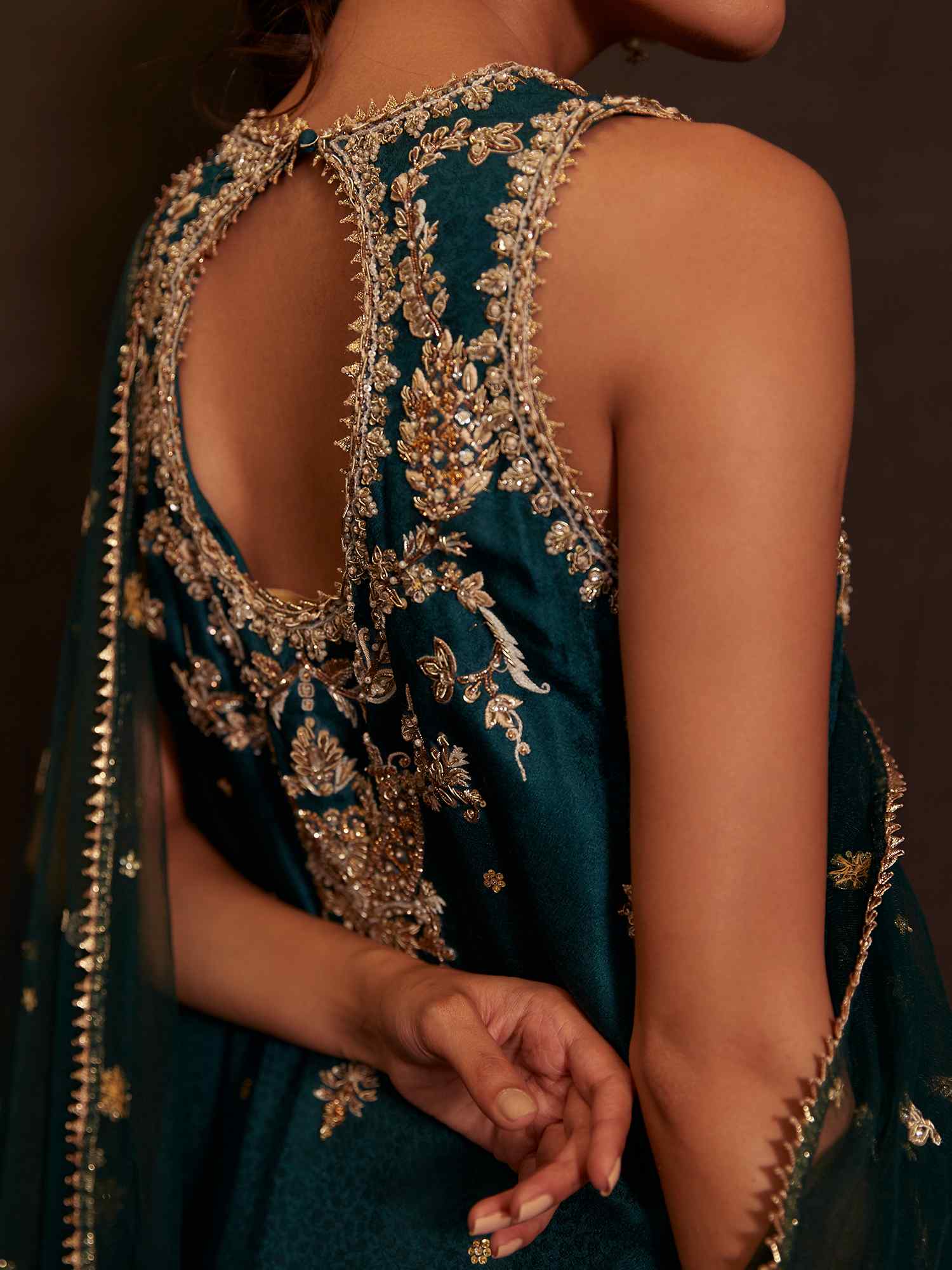 Pakistani Dark Green Zardozi Jamawar Velvet Culottes Set (3-Piece) - Image 2