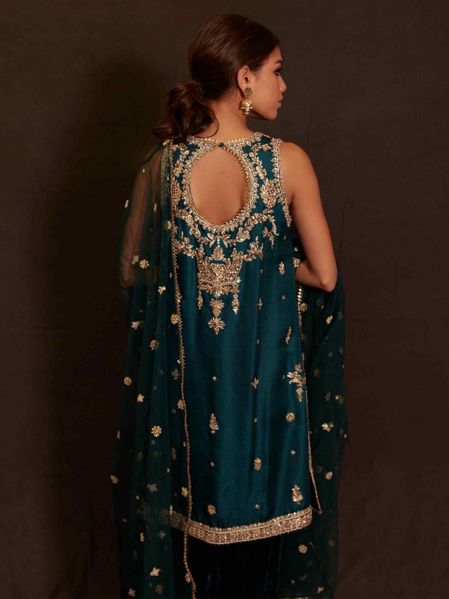 Pakistani Dark Green Zardozi Jamawar Velvet Culottes Set (3-Piece) - Image 3