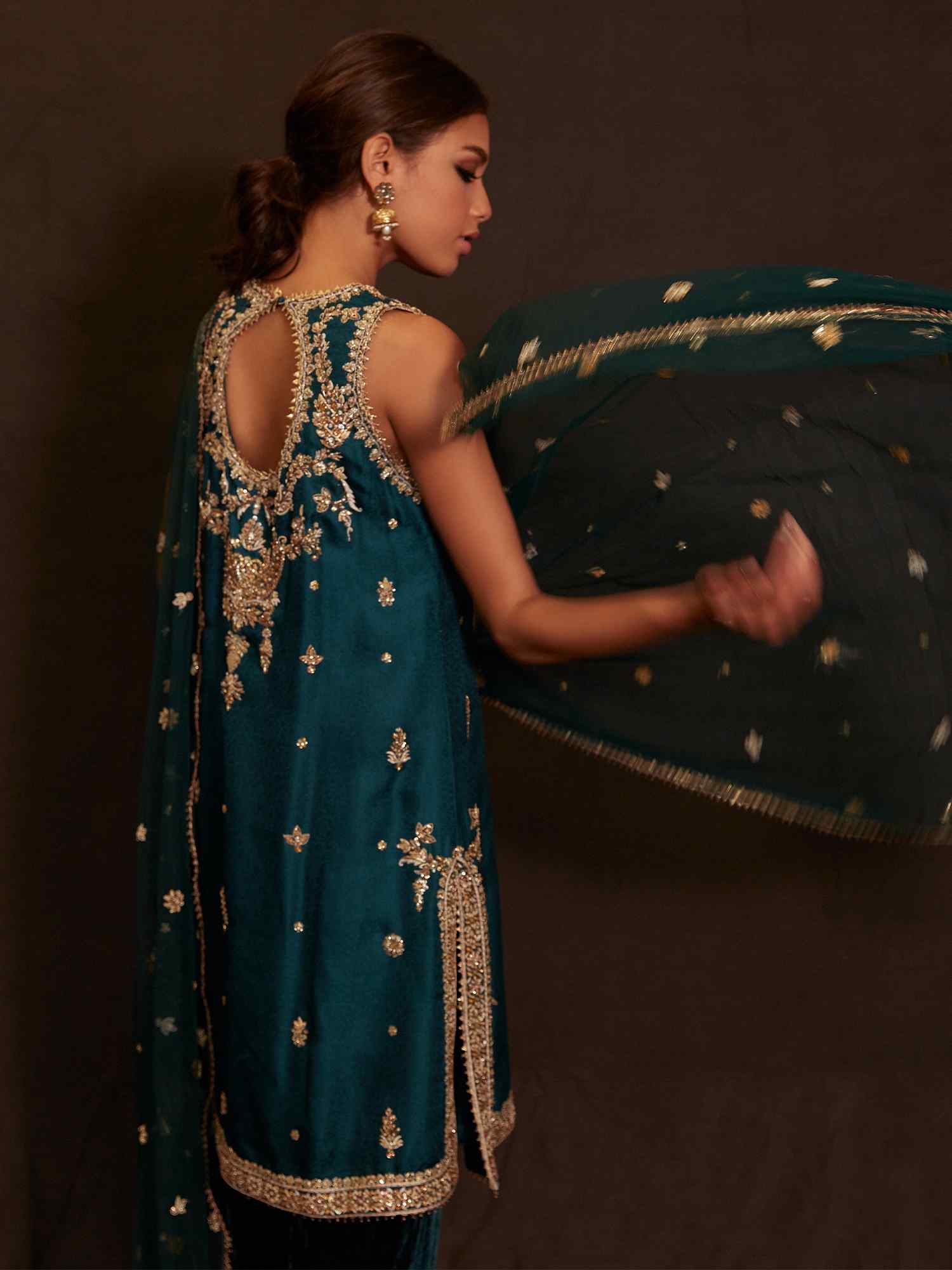 Pakistani Dark Green Zardozi Jamawar Velvet Culottes Set (3-Piece) - Image 4