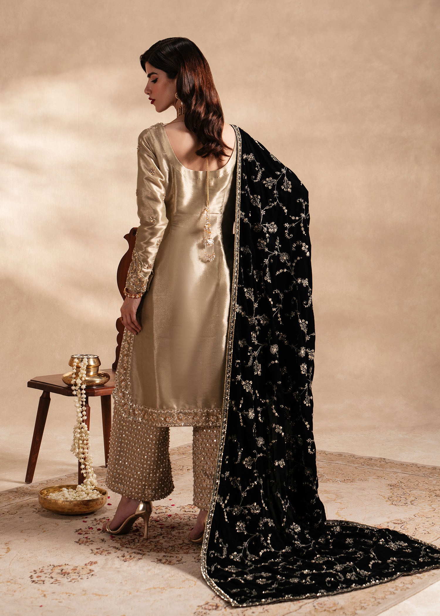 Pakistani Grape Green Embroidered Lame Salwar Kameez (3-Piece) - Image 4