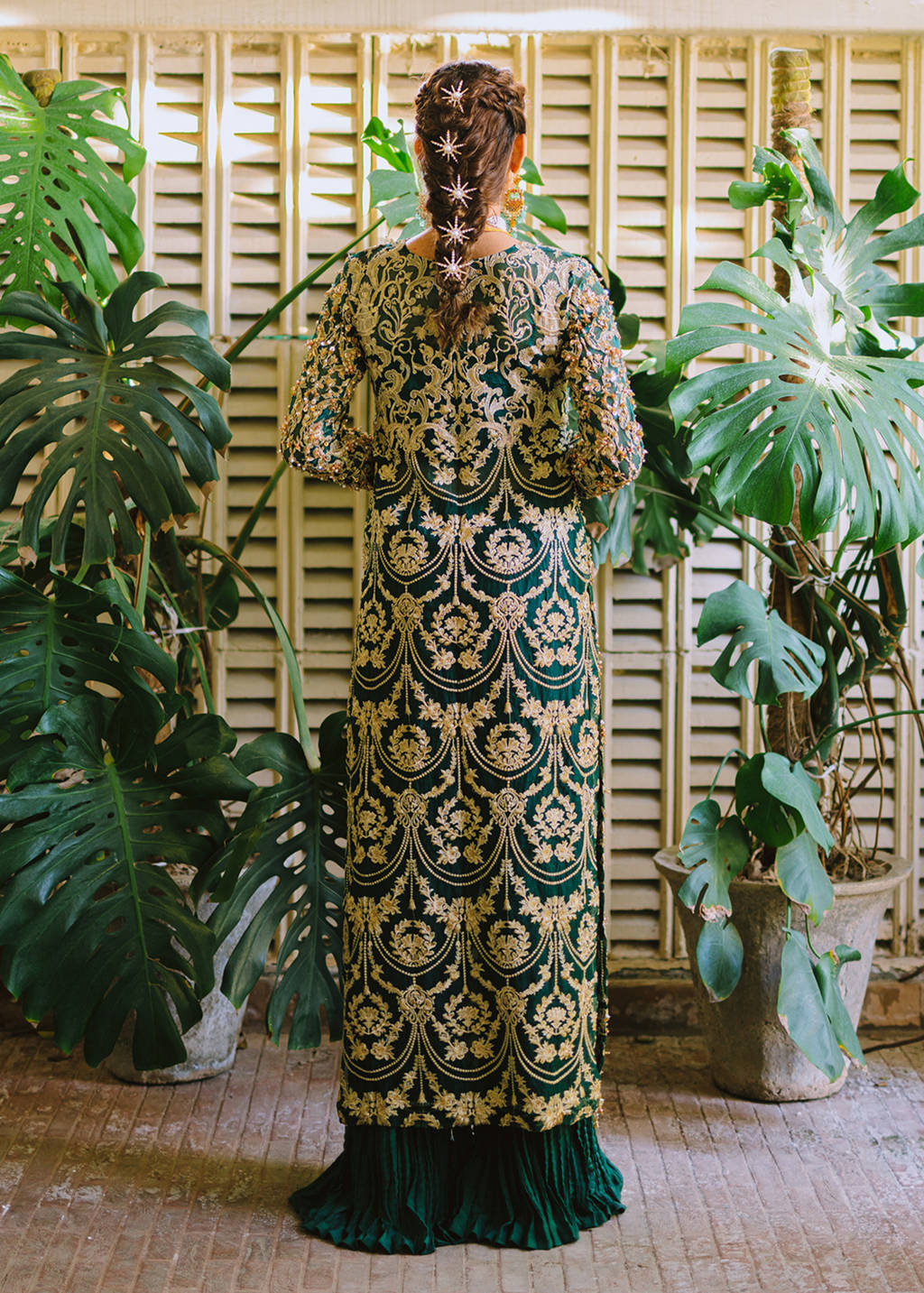 Indian Bottle Green Embroidered Organza Salwar Kameez (2-Piece) - Image 4