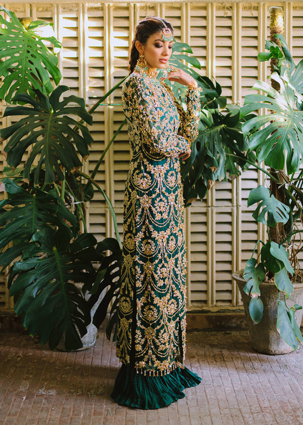 Indian Bottle Green Embroidered Organza Salwar Kameez (2-Piece) - Image 5