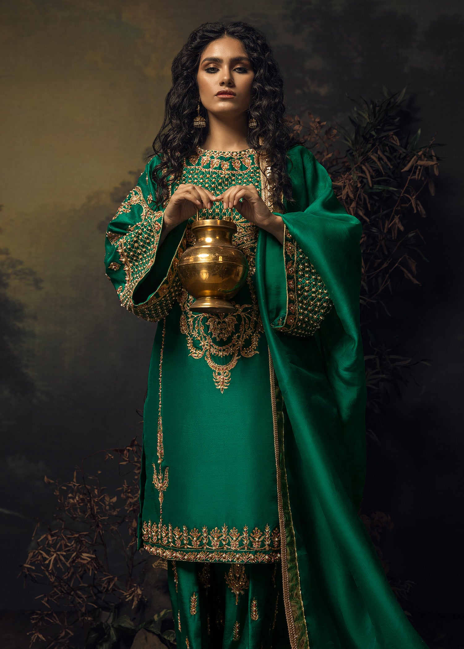 Pakistani Emerald Green Aari-Embroidered Raw Silk Salwar Kameez (3-Piece) - Image 2