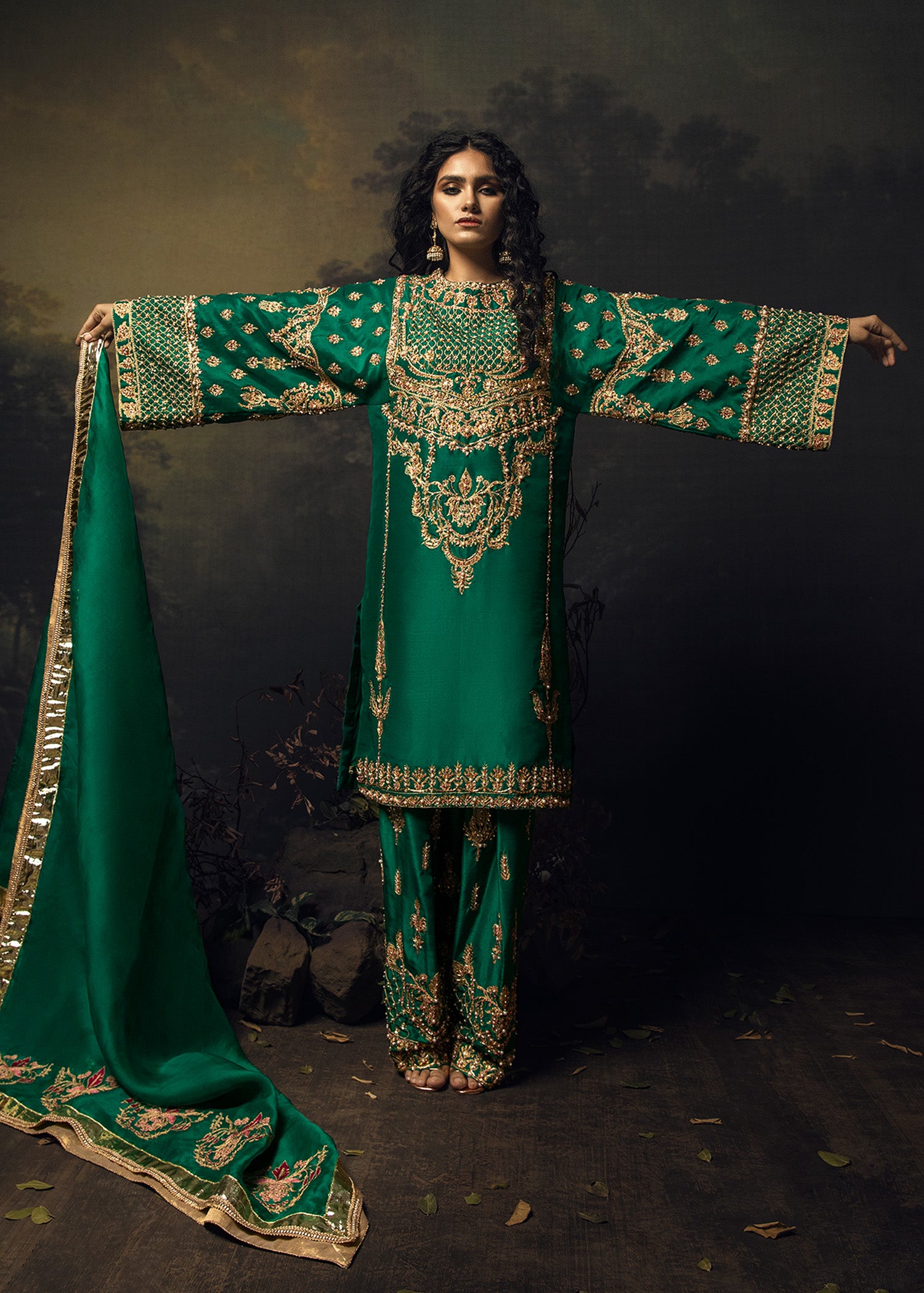 Pakistani Emerald Green Aari-Embroidered Raw Silk Salwar Kameez (3-Piece) - Image 3