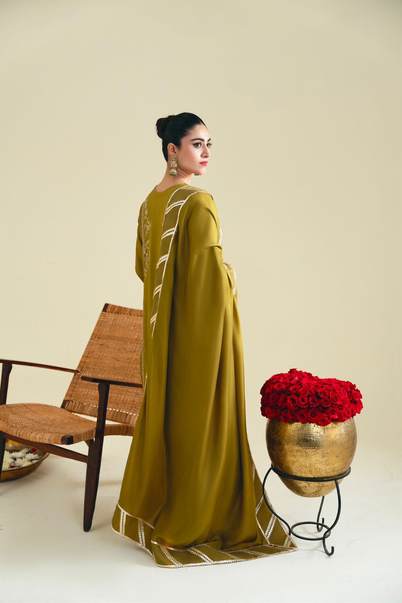 Pakistani Dhani Green Zari Sequin Raw Silk Farshi Set (3-Piece) - Image 2