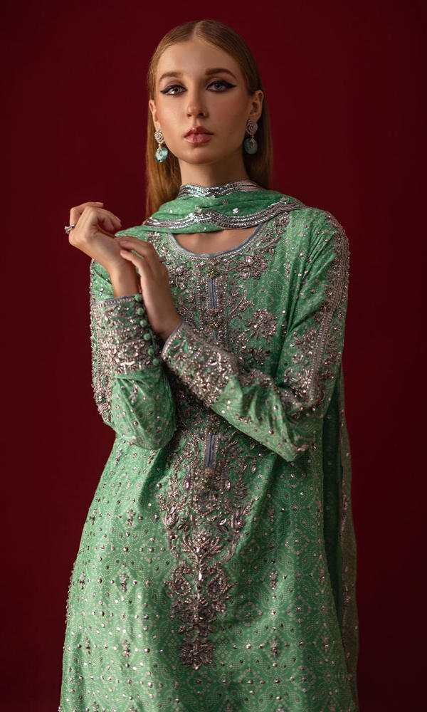 Pakistani Green Chunri Hand-Embellished Raw Silk Salwar Kameez (3-Piece) - Image 3