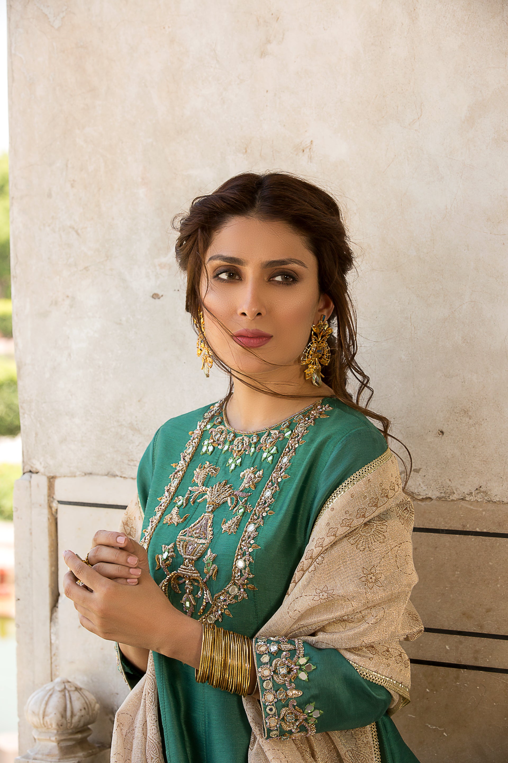 Pakistani Emerald Embellished Raw Silk Salwar Kameez (3-Piece) - Image 2