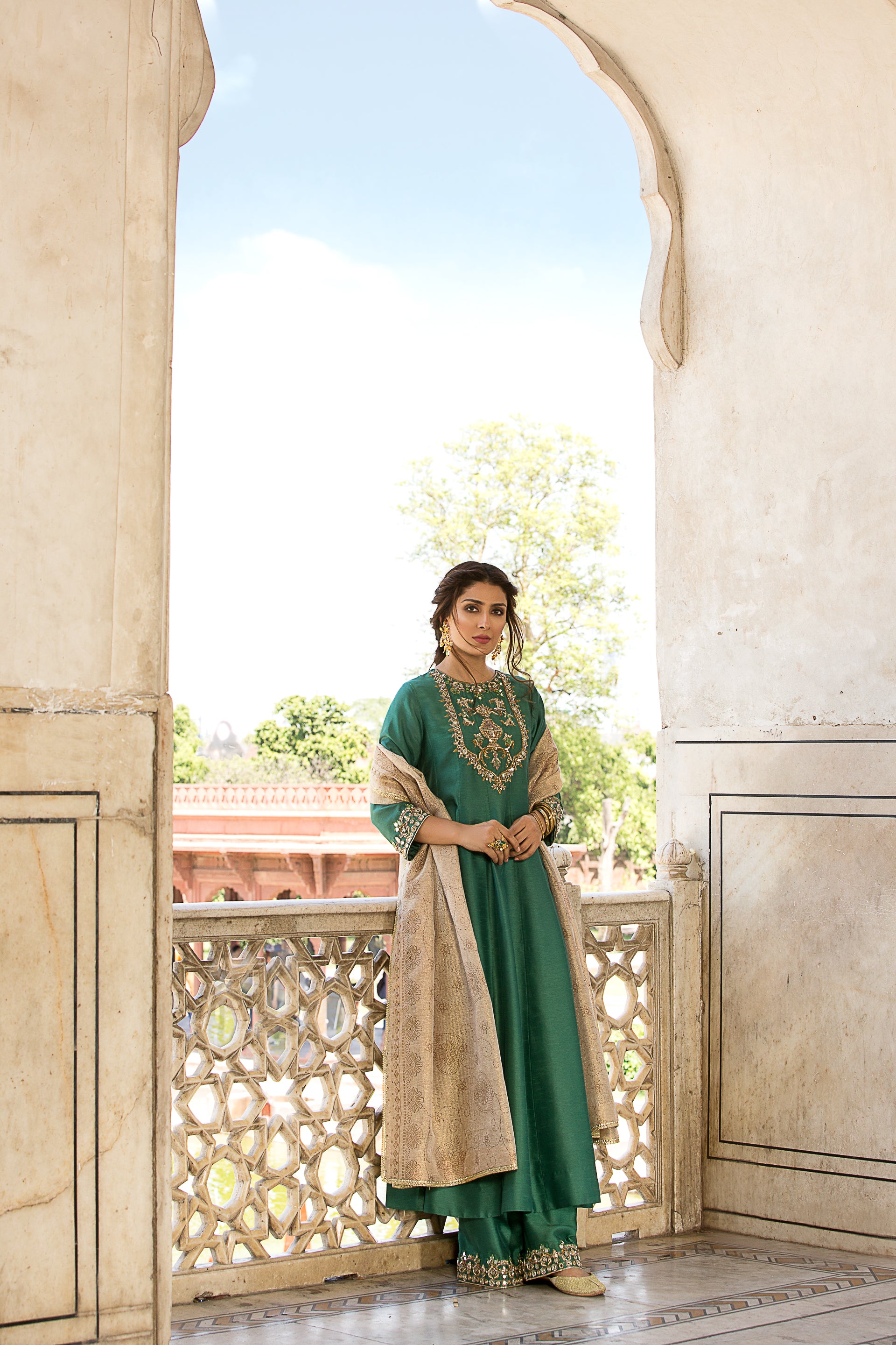 Pakistani Emerald Embellished Raw Silk Salwar Kameez (3-Piece) - Image 3
