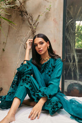 Pakistani Emerald Green Velvet Appliqué Raw Silk Salwar Kameez (3-Piece) - Image 3