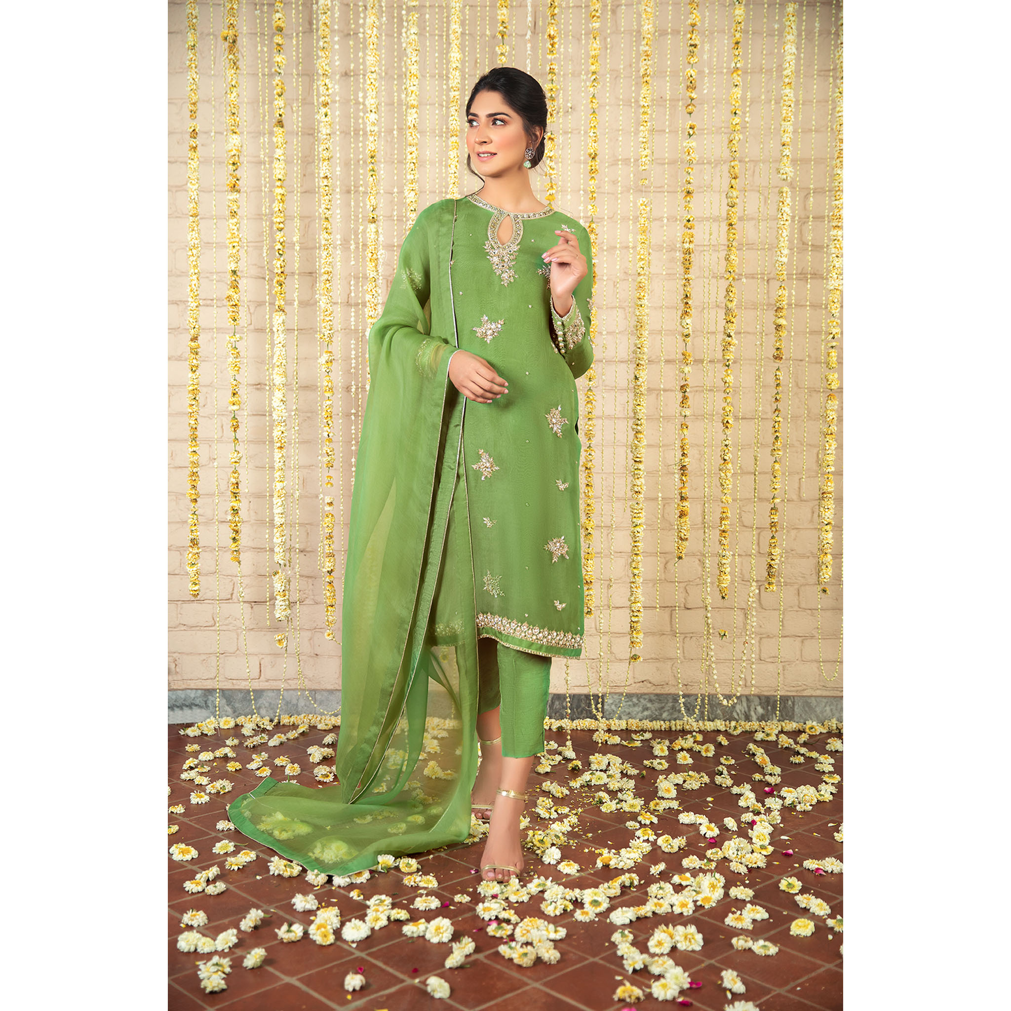 Pakistani Green Hand-Embellished Kurta Set (3-Piece) - Image 1