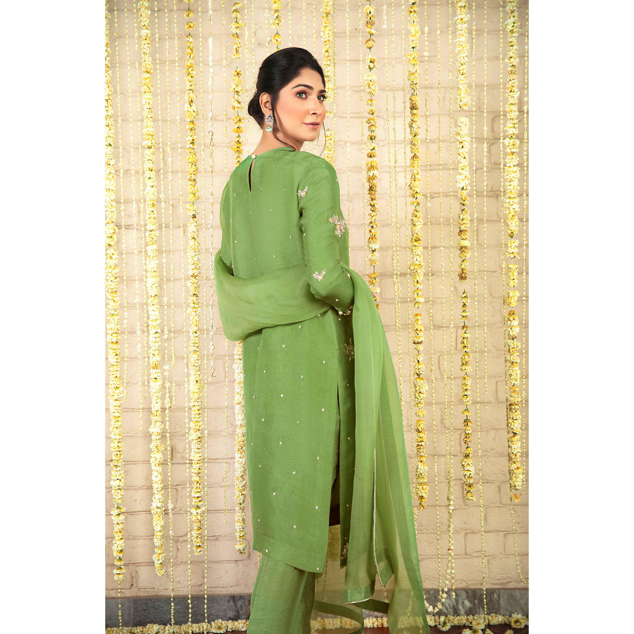 Pakistani Green Hand-Embellished Kurta Set (3-Piece) - Image 2