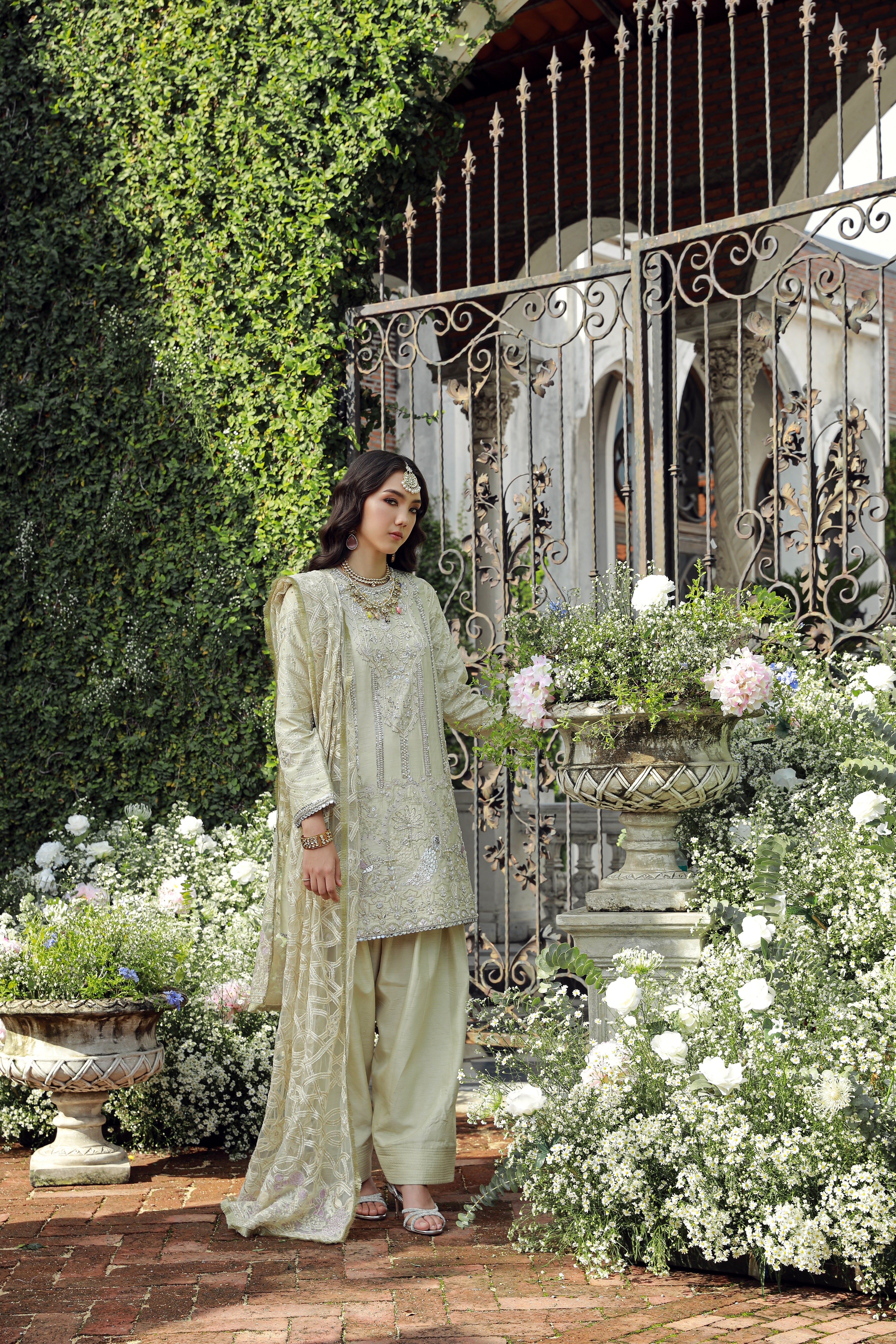 Sage Green Embellished Silk-Blend Salwar Kameez (3-Piece) - Image 3