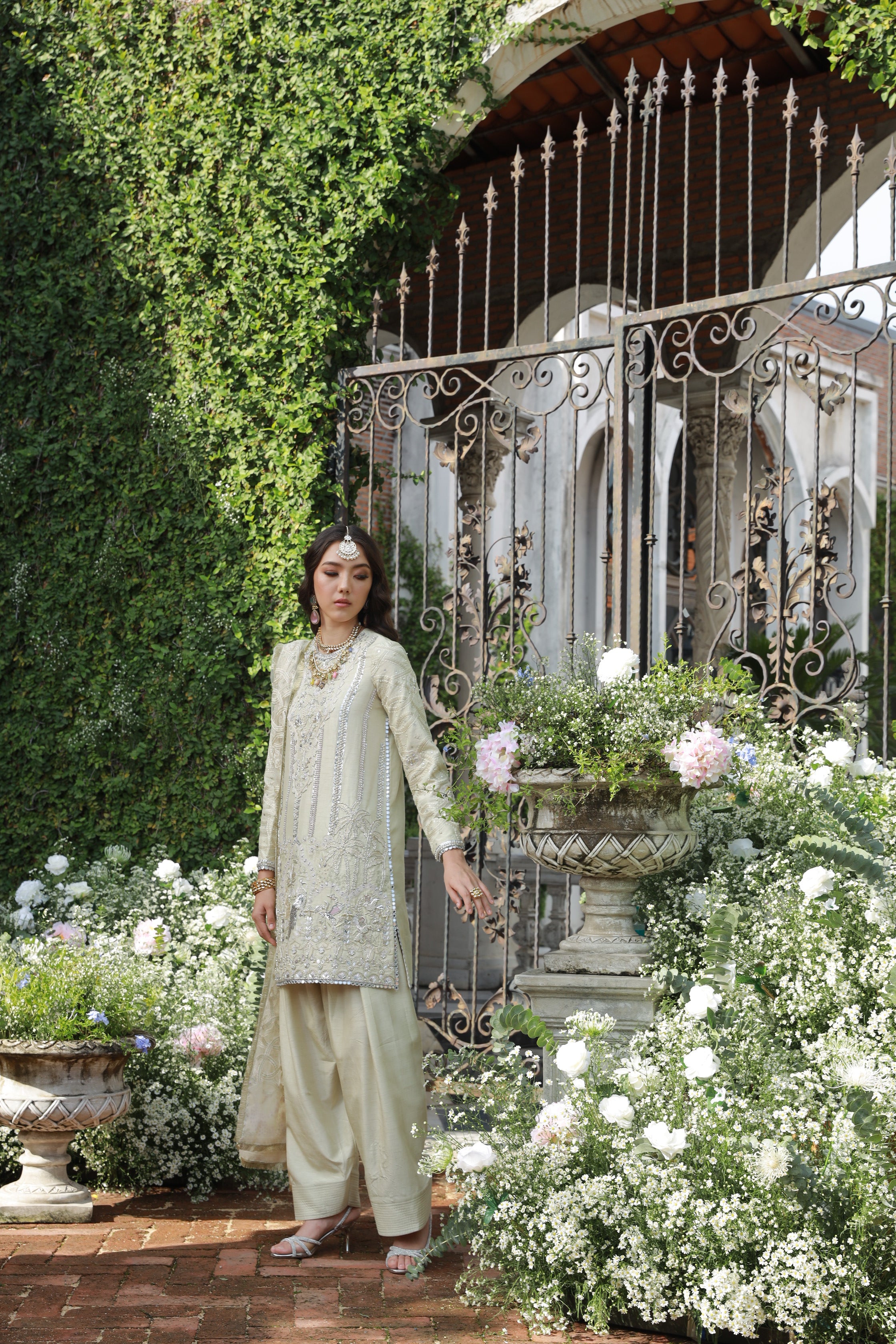 Sage Green Embellished Silk-Blend Salwar Kameez (3-Piece) - Image 5