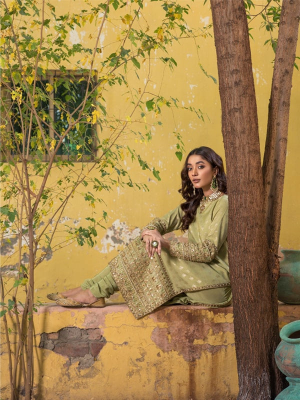 Pakistani Pistachio Green Embroidered Silk-Blend Kurta Set (3-Piece) - Image 4