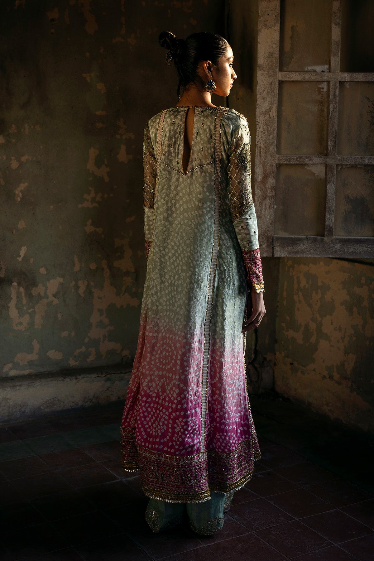 Pakistani Sea Green Embellished Silk Chunri Kameez (3-Piece) - Image 3