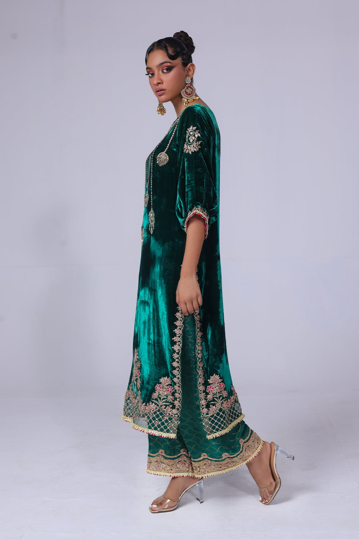 Emerald Green Gota Embroidered Velvet Salwar Kameez (2-Piece) - Image 3