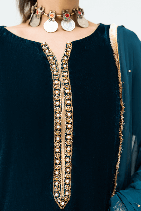 Pakistani Teal Hand-Embellished Velvet Salwar Kameez (3-Piece) - Image 4