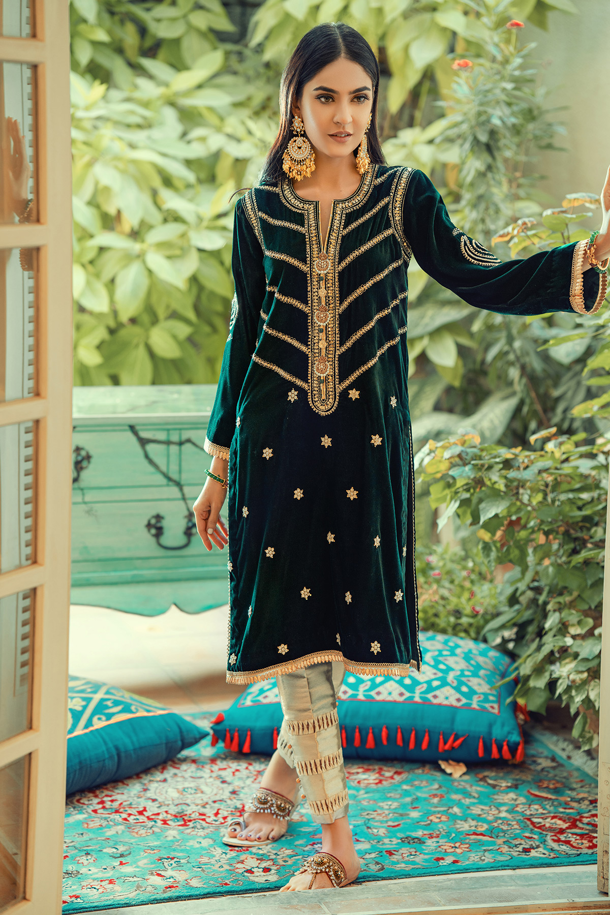 Pakistani Emerald Maroori Embroidered Velvet Salwar Kameez (3-Piece) - Image 4