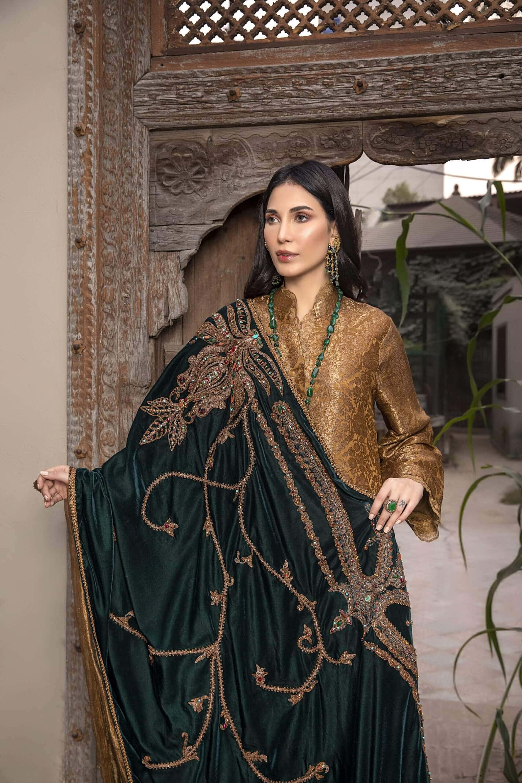 Pakistani Royal Green Embroidered Velvet Shawl & Bronze Kimkhaab (3-Piece) - Image 2
