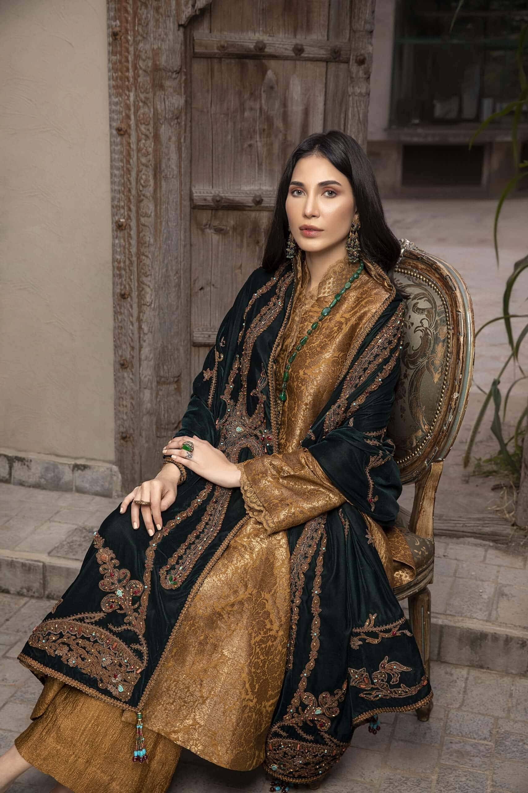 Pakistani Royal Green Embroidered Velvet Shawl & Bronze Kimkhaab (3-Piece) - Image 5